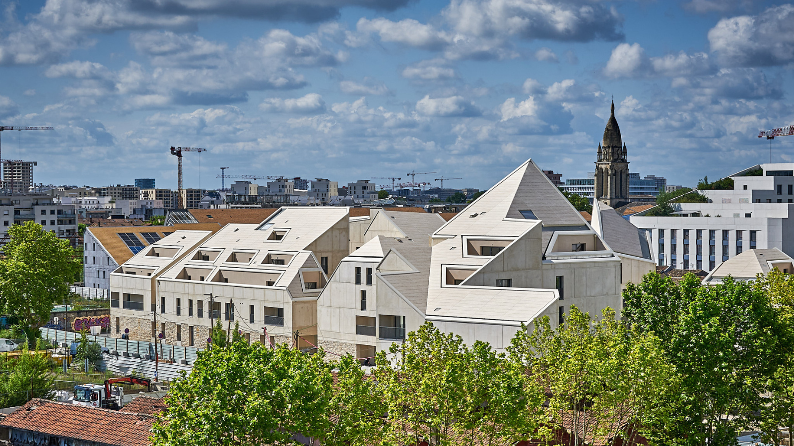 l'Atelier cambium & olgga architectes ont livré "Parvis Orion"