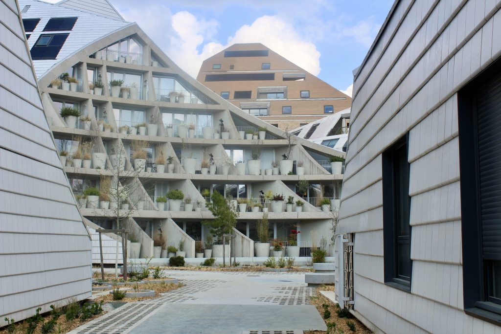 Aménagement paysager square katia krafft