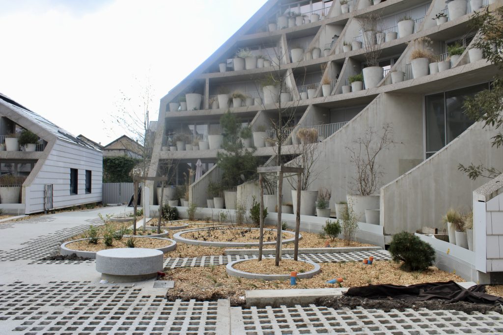 Aménagement paysager square katia krafft